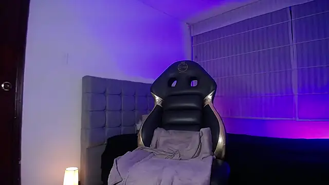 Violet King online show from September 23, 2025, 2:36 am