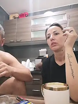 yourflowerpink online show from October 25, 2025, 4:42 am