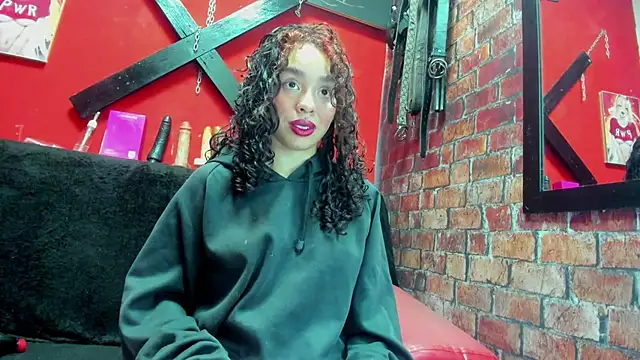 Tracy KS online show from November 3, 2025, 9:27 pm