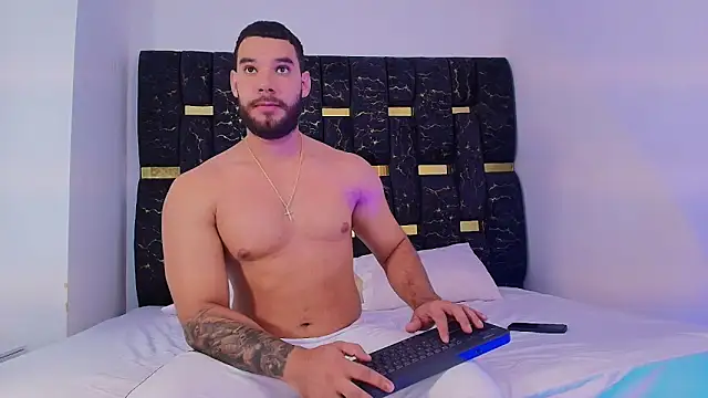 Snapshot of chris_blake__ chatting on November 24, 2025, 6:07 pm chris blake online show from November 24, 2025, 6:07 pm