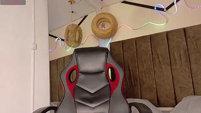 natasha  black online show from January 7, 2026, 12:40 pm