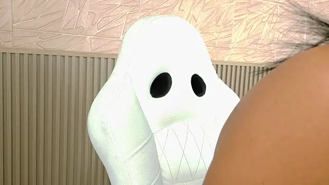 Snapshot of Gaviluc_ chatting on November 22, 2025, 10:36 am Gaviluc online show from November 22, 2025, 10:36 am