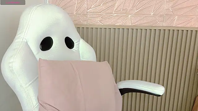 Snapshot of Gaviluc_ chatting on November 26, 2025, 10:38 am Gaviluc online show from November 26, 2025, 10:38 am