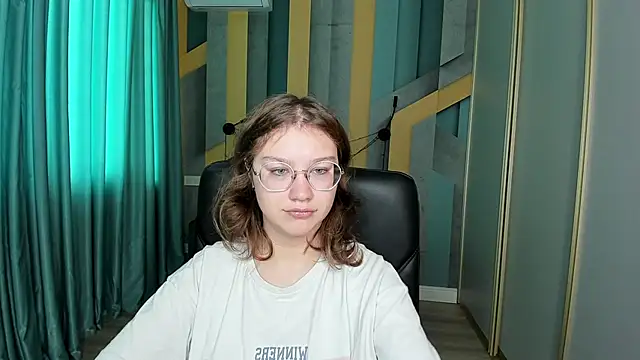 AngelinaLow online show from October 30, 2025, 12:28 pm