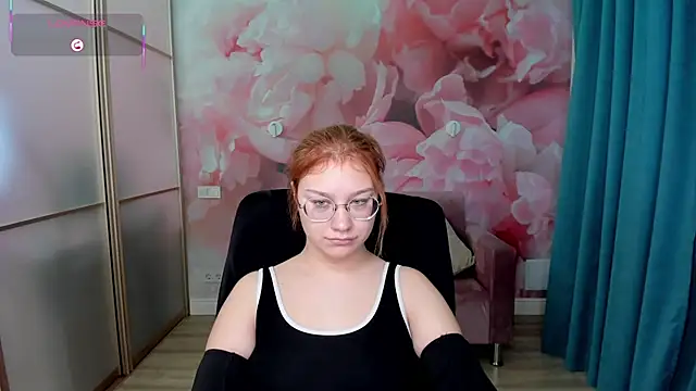 AngelinaLow online show from December 4, 2025, 12:36 pm