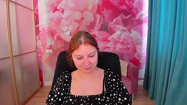 AngelinaLow online show from May 25, 2026, 11:27 am