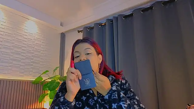 TiffanyWalk online show from September 25, 2025, 11:25 am