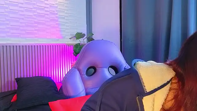 TiffanyWalk online show from March 4, 2026, 12:55 pm