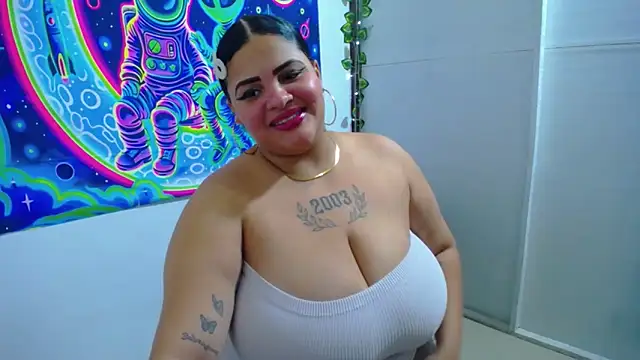 Snapshot of latina_bigboos25 chatting on December 17, 2025, 5:57 am latina bigboos25 online show from December 17, 2025, 5:57 am
