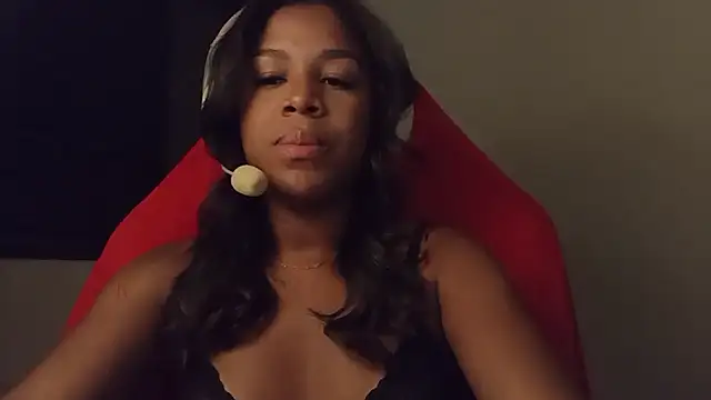 Snapshot of cammydebora chatting on October 7, 2025, 12:30 am cammydebora online show from October 7, 2025, 12:30 am