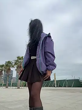 linger-23 online show from November 30, 2025, 6:50 am