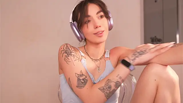 Snapshot of mystica_ chatting on October 22, 2025, 8:58 am mystica online show from October 22, 2025, 8:58 am