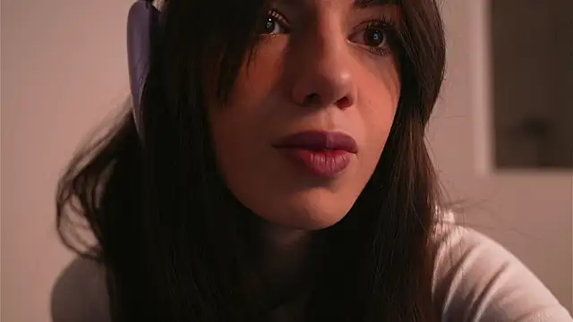 Snapshot of mystica_ chatting on November 3, 2025, 12:17 pm mystica online show from November 3, 2025, 12:17 pm