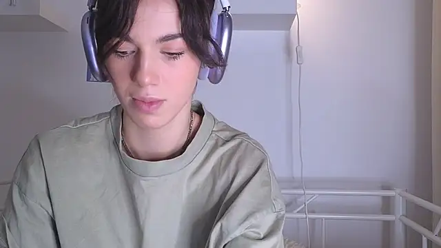 Snapshot of mystica_ chatting on November 21, 2025, 9:08 am mystica online show from November 21, 2025, 9:08 am