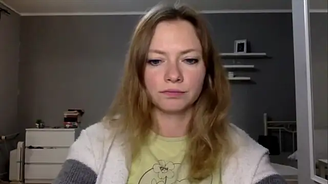 Snapshot of MillieShow chatting on October 21, 2025, 8:53 pm MillieShow online show from October 21, 2025, 8:53 pm