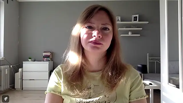 Snapshot of MillieShow chatting on November 7, 2025, 11:10 am MillieShow online show from November 7, 2025, 11:10 am