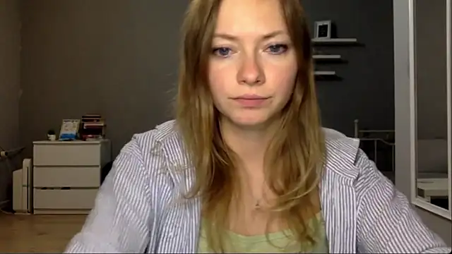 Snapshot of MillieShow chatting on January 12, 2026, 9:53 pm MillieShow online show from January 12, 2026, 9:53 pm