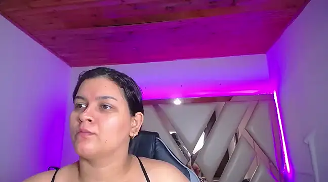 kriss sweetboobs10 online show from March 20, 2025, 1:15 pm