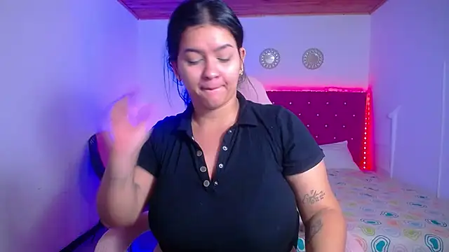 kriss sweetboobs10 online show from December 16, 2025, 12:10 pm