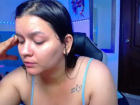 Snapshot of kriss_sweetboobs10 chatting on February 20, 2026, 1:11 pm kriss sweetboobs10 online show from February 20, 2026, 1:11 pm