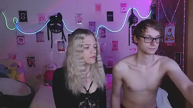 Your Horny Friends online show from September 12, 2025, 11:21 am