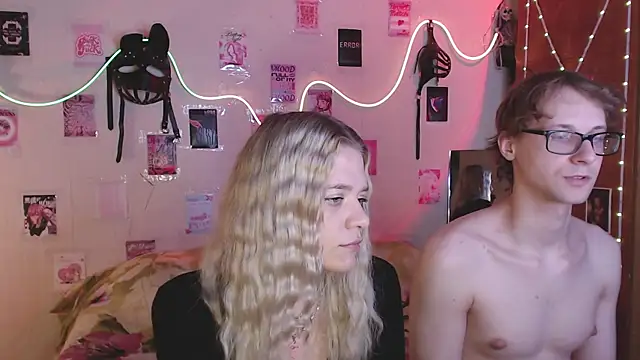 Your Horny Friends online show from September 16, 2025, 1:01 pm