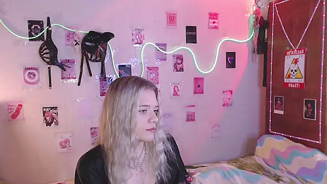 Your Horny Friends online show from September 30, 2025, 11:59 am