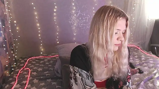 Snapshot of Your_Horny_Friends chatting on March 10, 2026, 10:09 am Your Horny Friends online show from March 10, 2026, 10:09 am