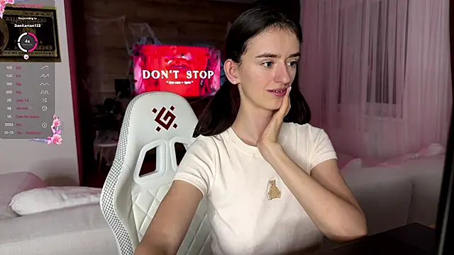 TwinTemptations online show from November 1, 2025, 9:50 pm