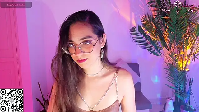Emmi Roberts online show from July 15, 2026, 9:42 pm