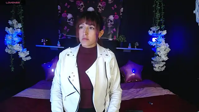 Hairydoll  online show from November 12, 2025, 9:36 pm