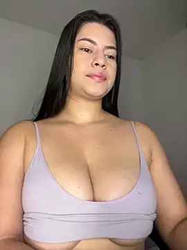 Snapshot of Saanvi21 chatting on November 13, 2025, 9:30 am Saanvi21 online show from November 13, 2025, 9:30 am