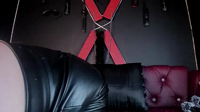 Snapshot of AngelinaBlanc_ chatting on April 6, 2026, 11:22 am AngelinaBlanc online show from April 6, 2026, 11:22 am