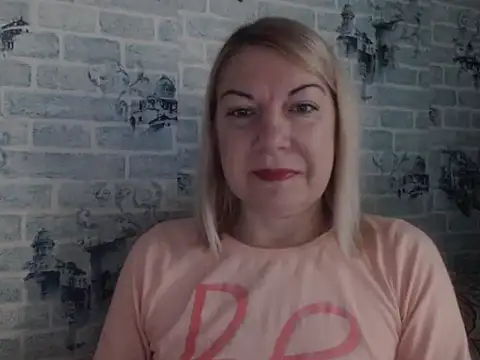 Snapshot of Lillia_Ray chatting on December 3, 2025, 9:40 am Lillia Ray online show from December 3, 2025, 9:40 am