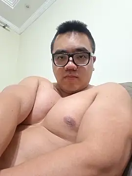 awesometeacher33 online show from May 19, 2026, 1:56 am