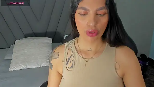 Snapshot of TATILARSON1 chatting on January 7, 2026, 12:40 pm TATILARSON1 online show from January 7, 2026, 12:40 pm