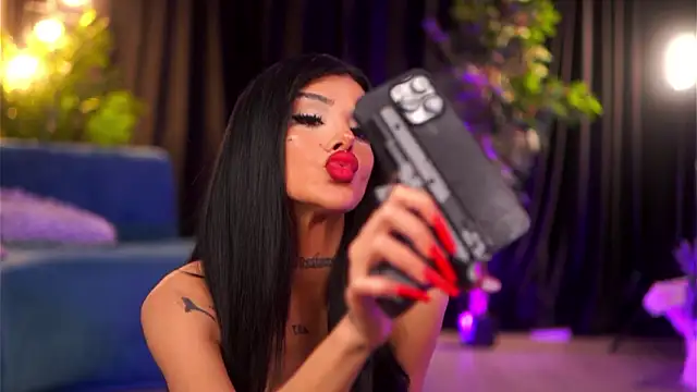 ChicaOra online show from March 21, 2026, 12:04 am