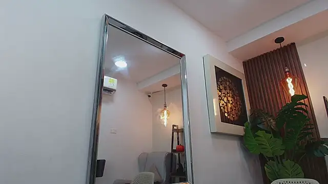 Snapshot of Coral_Lise chatting on October 21, 2025, 11:11 am Coral Lise online show from October 21, 2025, 11:11 am