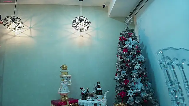 Snapshot of Coral_Lise chatting on December 16, 2025, 11:04 am Coral Lise online show from December 16, 2025, 11:04 am