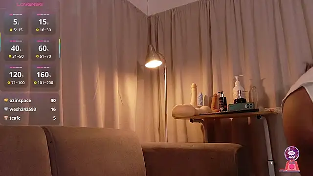 YuliethPetite online show from October 17, 2025, 12:41 pm