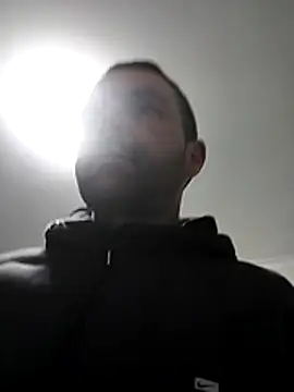 Snapshot of MaksDzubaV chatting on February 11, 2026, 8:03 pm MaksDzubaV online show from February 11, 2026, 8:03 pm