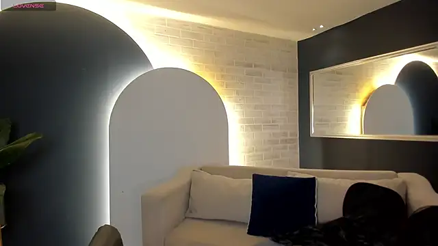 AmaliaCrus online show from April 4, 2026, 8:06 pm