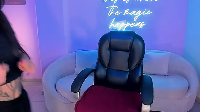 Snapshot of LarisaSmirnov chatting on October 15, 2025, 4:34 am LarisaSmirnov online show from October 15, 2025, 4:34 am