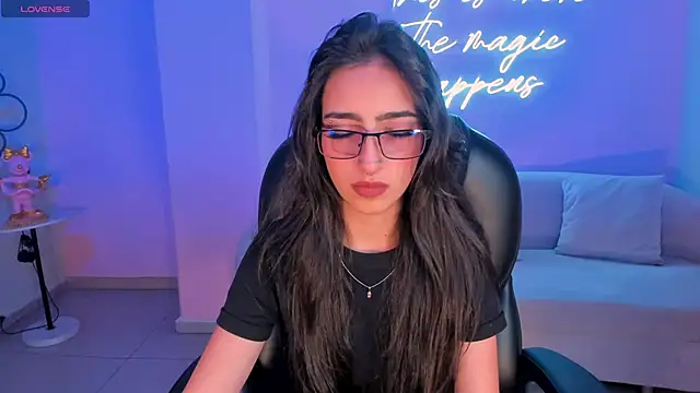 Snapshot of LarisaSmirnov chatting on October 17, 2025, 4:37 am LarisaSmirnov online show from October 17, 2025, 4:37 am