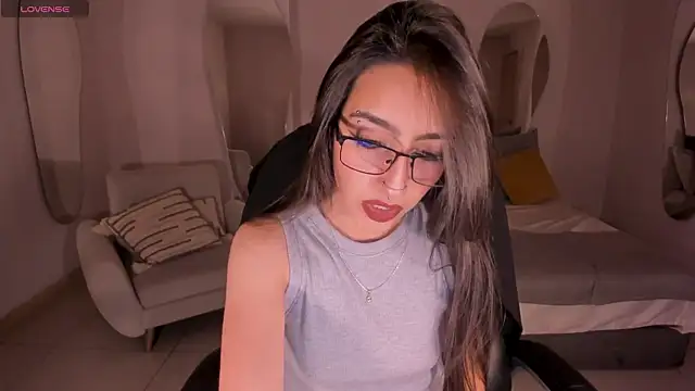 Snapshot of LarisaSmirnov chatting on November 11, 2025, 4:23 am LarisaSmirnov online show from November 11, 2025, 4:23 am