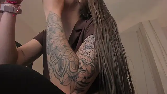 Snapshot of MaiaCollins chatting on January 12, 2026, 5:07 pm MaiaCollins online show from January 12, 2026, 5:07 pm