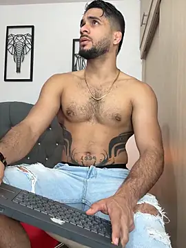 Snapshot of Maximiliano_ford chatting on February 17, 2026, 4:35 pm Maximiliano ford online show from February 17, 2026, 4:35 pm