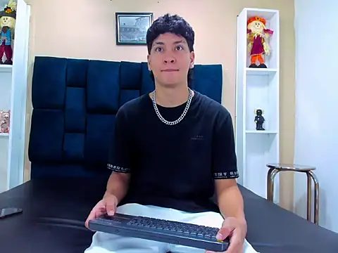 Jhojan twink online show from November 21, 2025, 12:59 pm