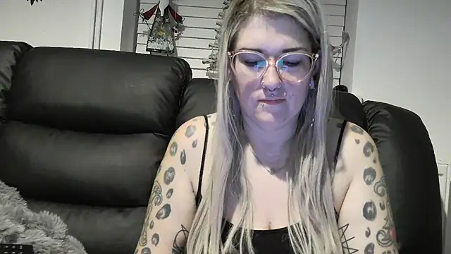 Sizzling Indie36 online show from December 20, 2025, 11:01 pm