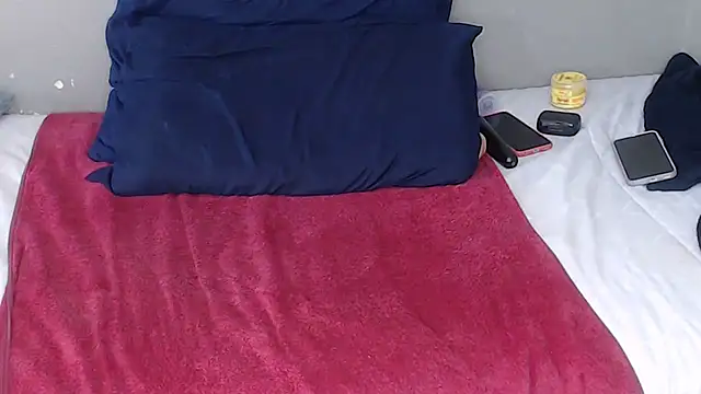 spicybootie online show from September 9, 2025, 10:59 am